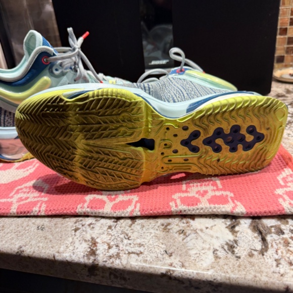 Size 9.5 - Nike Air Zoom GT Jump 2 Alpha Wave - Picture 13 of 14